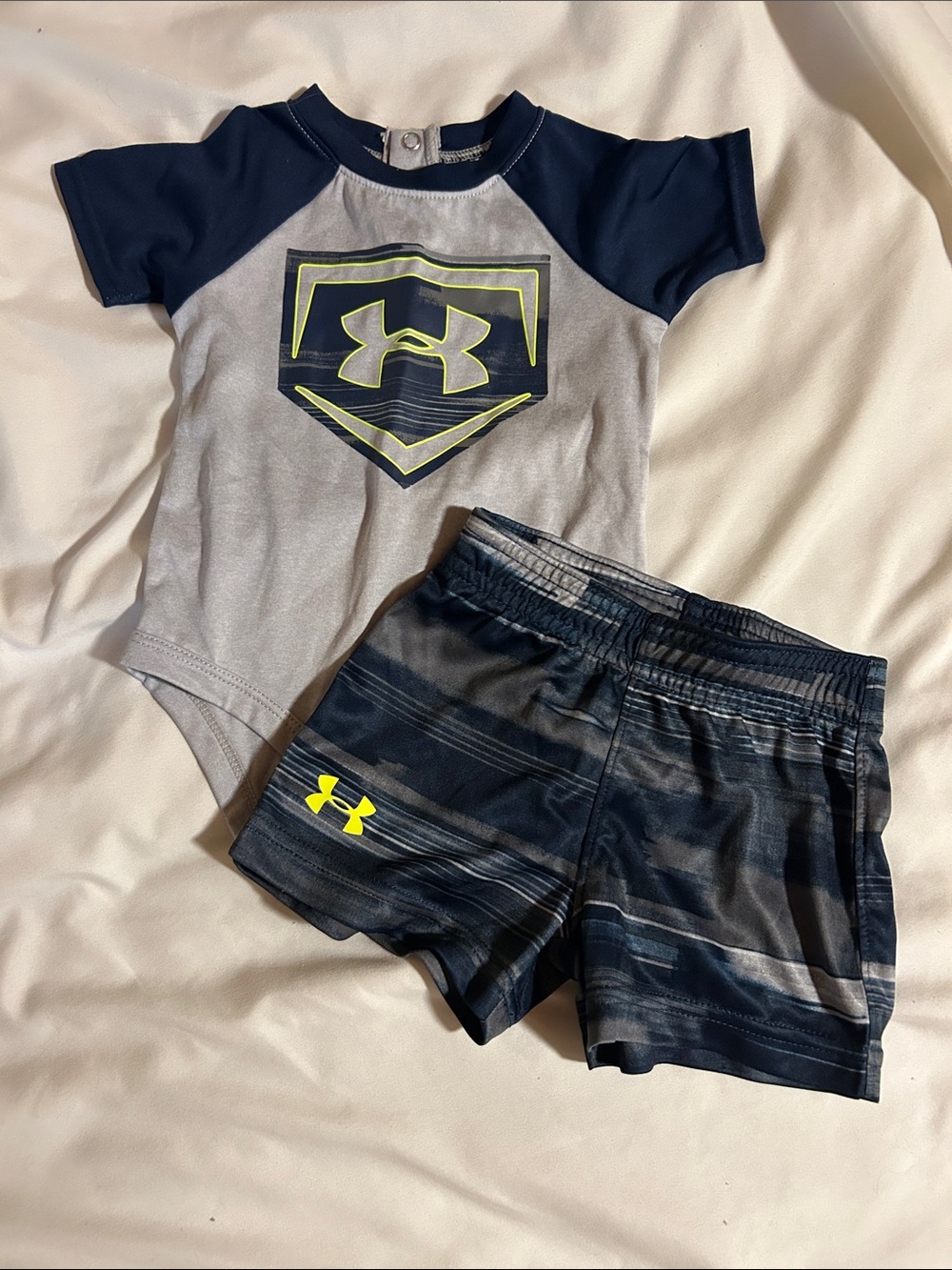Under Armour Navy, Gray & Neon Yellow Toddler 2-Piece Athletic Set